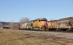 WAMX 4248 arriving Sayre with a short train.